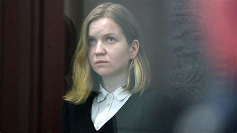 Russian woman sentenced for fatally stabbing model sister 189。